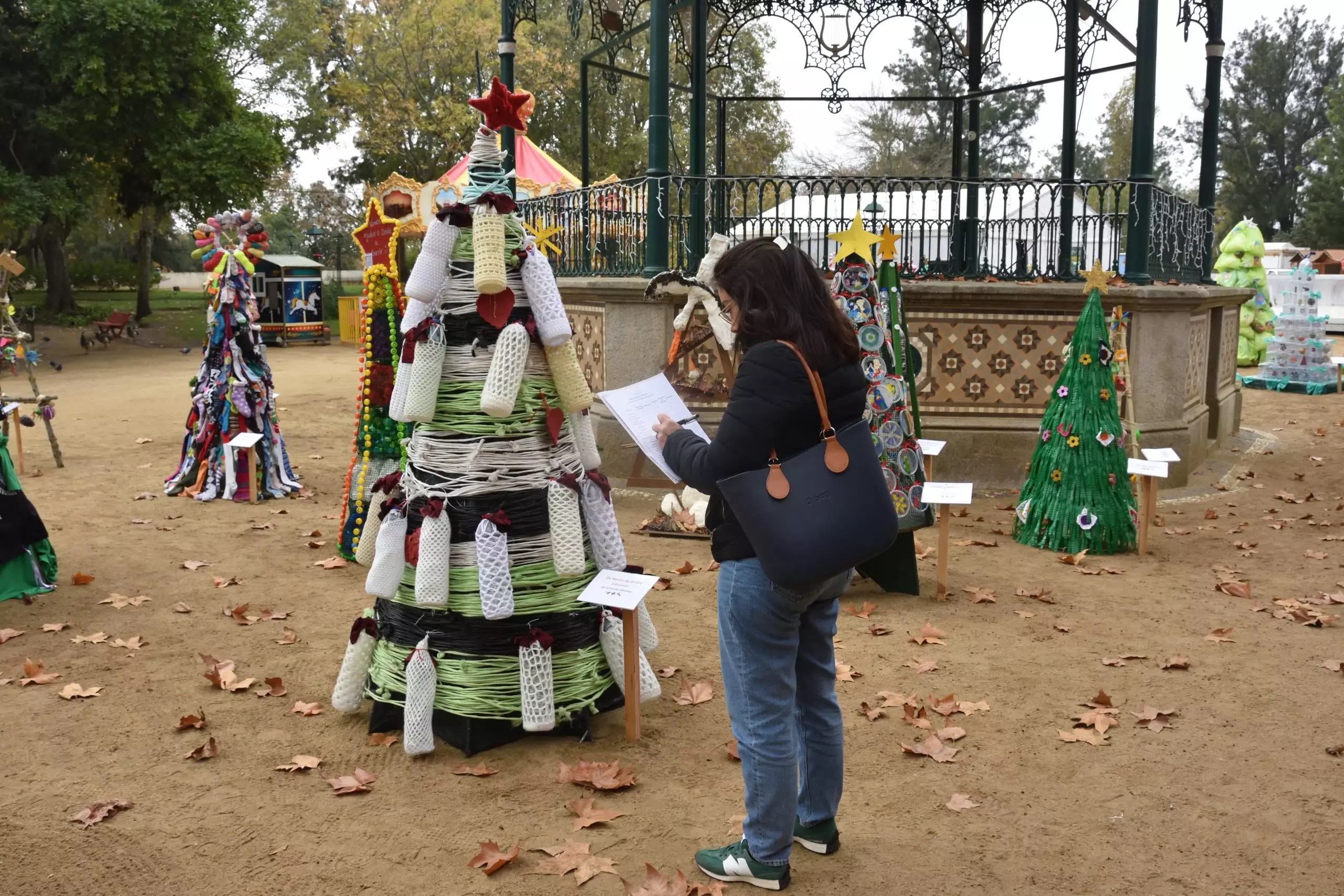 Vora Concurso Rvores De Natal Recicladas J Foi Avaliado Pelo